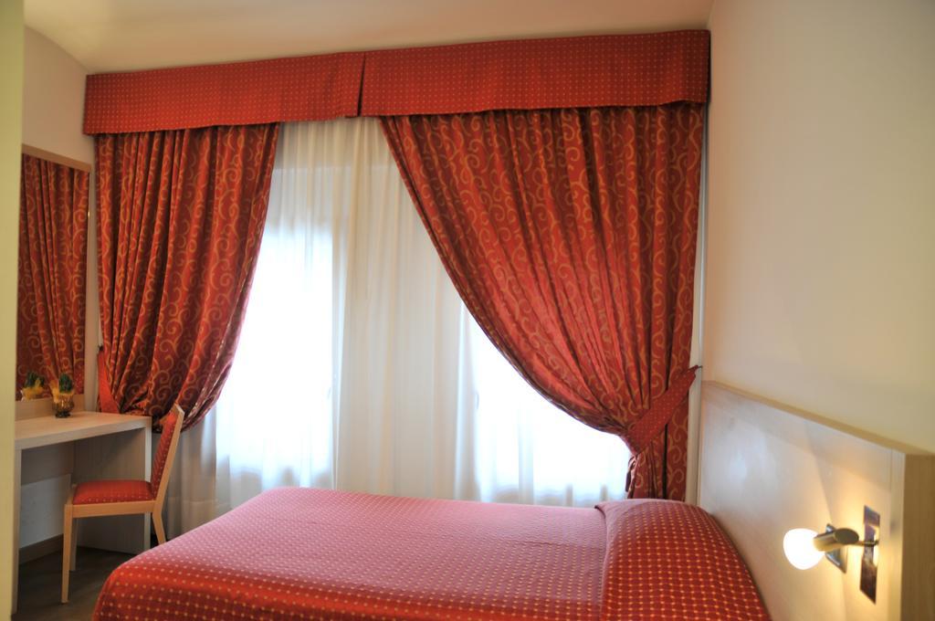Hotel 5 Colonne Мірано Екстер'єр фото